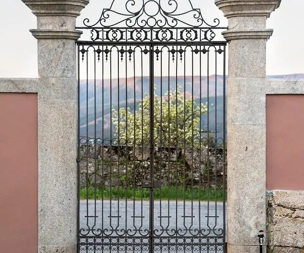 Casa Noronha Lima - Historic Hotel